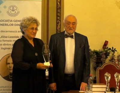 Dr. ing. Roxana Rădvan premiată pentru excelență profesională